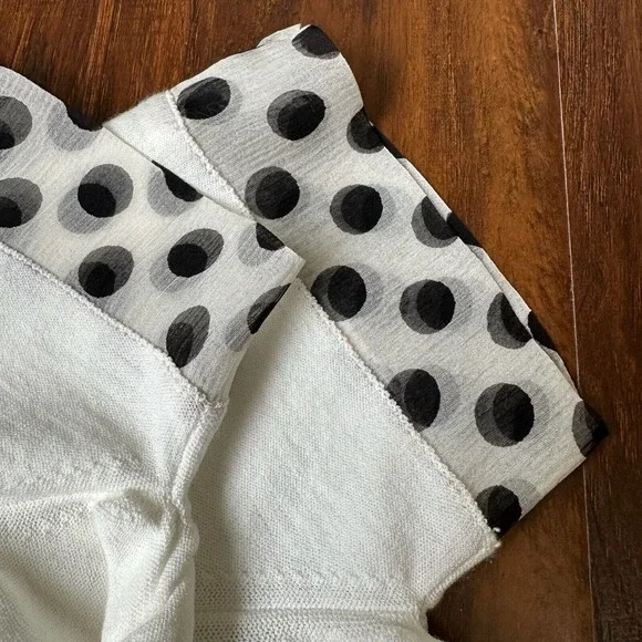 EMPORIO ARMANI Polka Dot Lace-Trim S/S Knit Top Scoop Neck in White - Picture 3 of 8